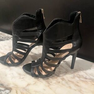 Jessica Simpson sexy high heeled shoe